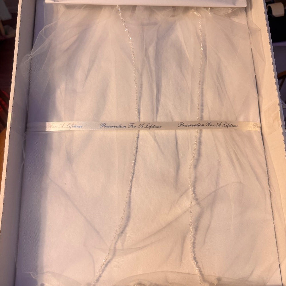 Bead and Pearl Trimmed Chapel Length Veil Davids bridal unopened from Davids bri - Picture 9 of 12